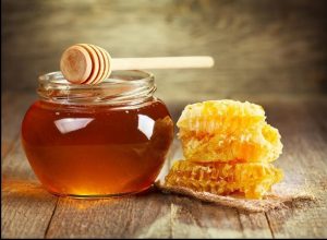 فوائد اكل العسل على الريق